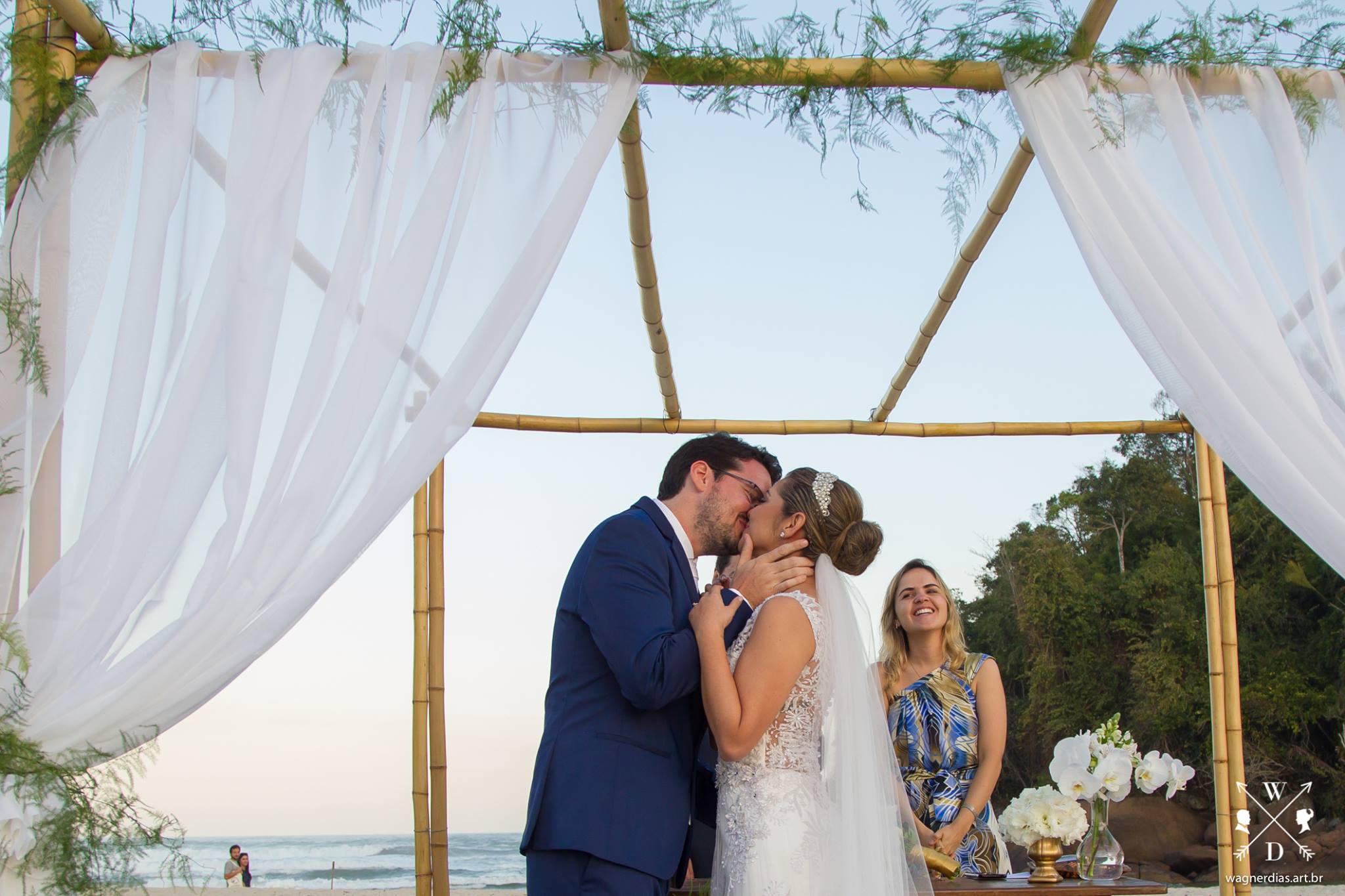 Casamento em Ubatuba no Inverno: Vantagens, Cuidados e Como Montar um Plano B Perfeito